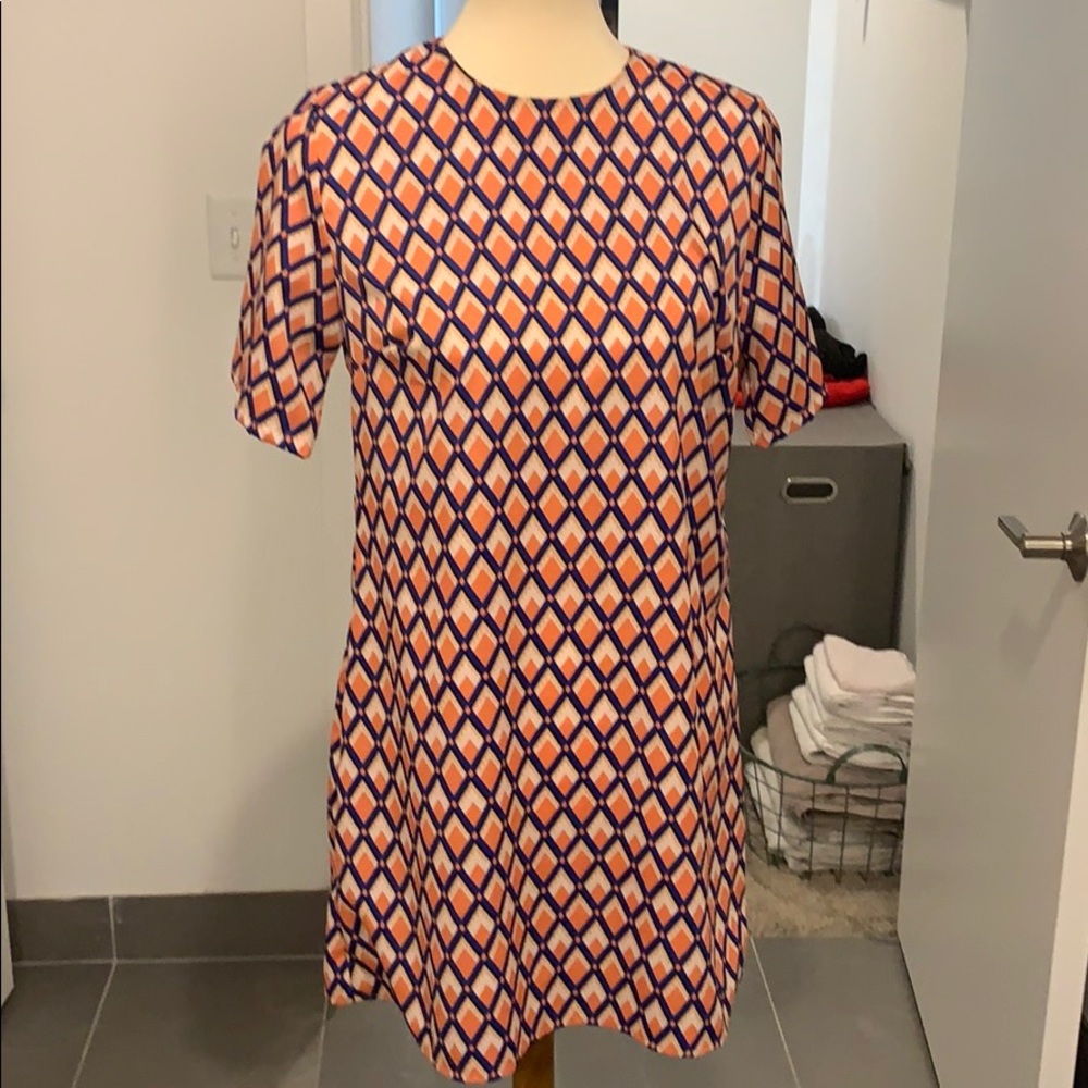 *NWT* Geometric Shift Dress